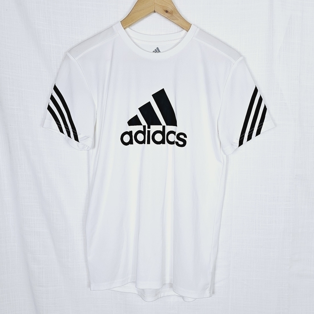 NWOT Adidas Youth Graphic Short Sleeve Tee